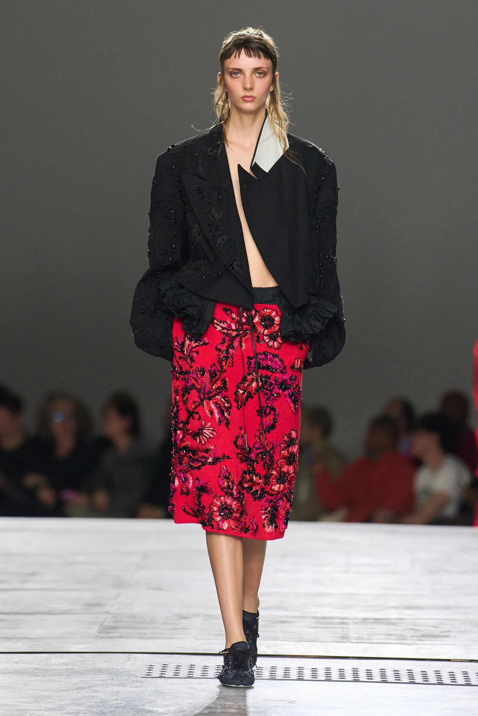 DRIES VAN NOTEN SS26 - SHOW REPORT - BEHIND THE BLINDS —